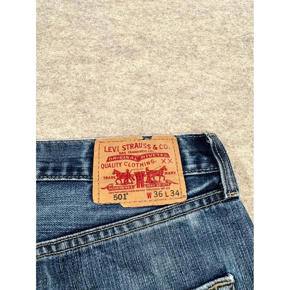 Levis 501 Original Straight Jeans Men 36x34 Blue Whiskering Denim Button Fly